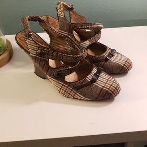 Bobbi Blu Wedges